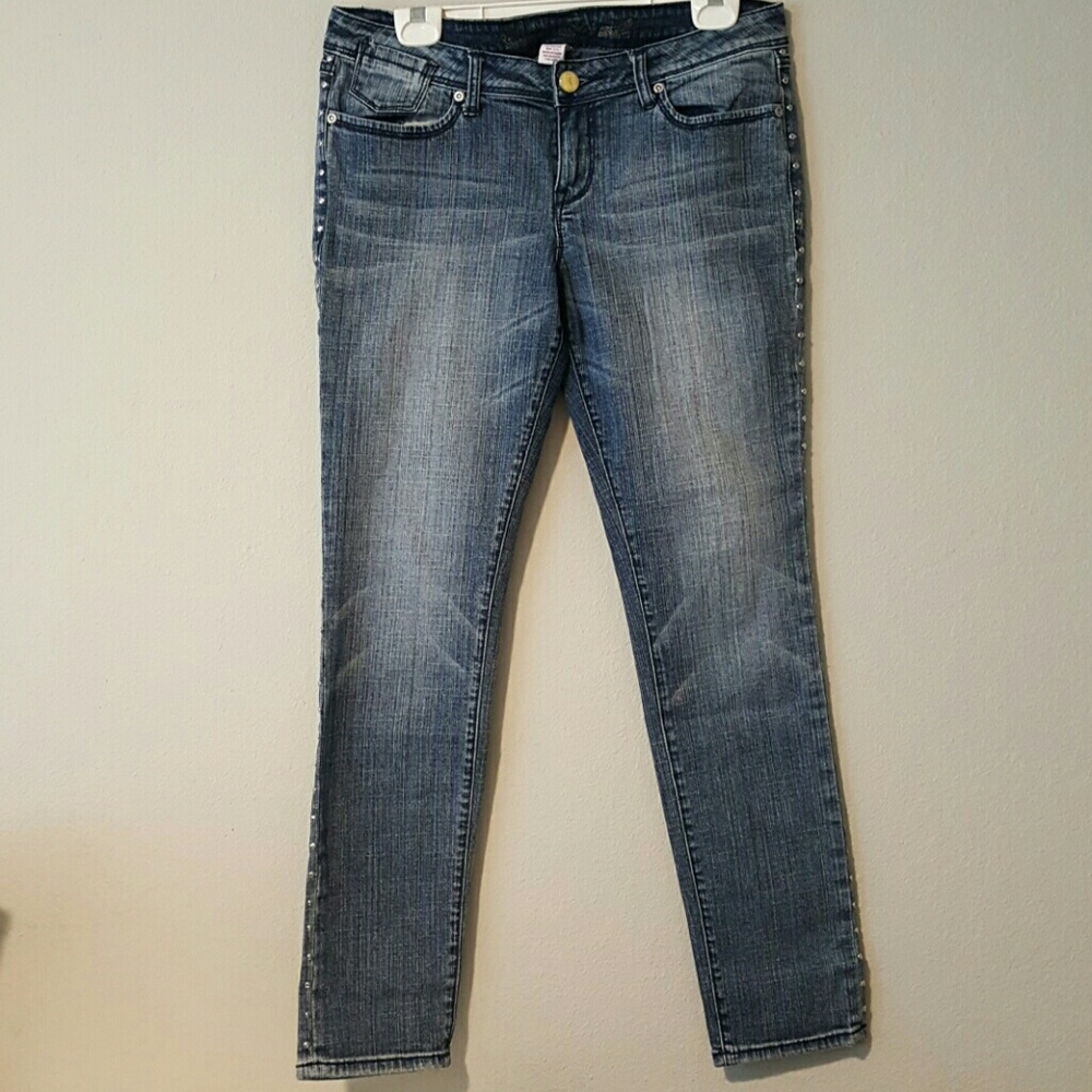 ❤SALE❤3 for $10 Studded skinny jeans